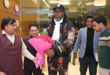 IVPL: क्रिस गेल पहुंचे ग्रेटर नोएडा, फैंस को सोमवार के बड़े मुकाबले का इंतजार IMG 20240225 WA0092