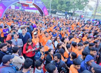 मैराथन का ताज रोमांचक ढंग से जीता अश्विनी जाधव ने महिलाओं में 19000 से अधिक एथलीटों में सर्वश्रेष्ठ प्रदर्शन करते हुए स्वर्ण पदक अपने नाम किया IMG 20240225 WA0098