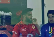 PSL फाइनल: ड्रेसिंग रूम में दम मारो दम! Imad Wasim ने मैच के दौरान लगाए सिगरेट के कश; फैंस ने दिए मजेदार रिएक्शन्स 19 03 2024 imad wasim news 23678152