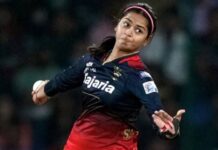 श्रेयांका WPL में दो बार 4-विकेट लेने वाली इकलौती प्लेयर WPL 2024 RCB Shreyanka Patil Purple Cap