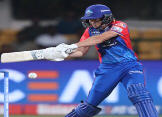 WPL 2024: सयाली सतघरे ने रचा इतिहास, पहली कन्कशन सब्स्टीट्यूट बनीं screenshot 2024 02 26 221319 55