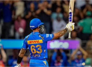 सूर्यकुमार ने लगाई 17 बॉल पर फिफ्टी SKY MI vs RCB