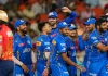 IPL में मुंबई ने पंजाब को 9 रन से हराया jasprit bumrah with teammates celebrates the wicket of punjab kings