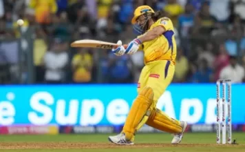 धोनी ने 3 बॉल पर 3 सिक्स लगाए ms dhoni 1713149968