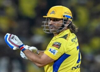धोनी 5000 IPL रन बनाने वाले पहले विकेटकीपर ms dhoni 99