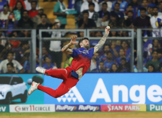 टॉप्ली का एक हाथ से फ्लाइंग कैच unnamed 5 1712862597