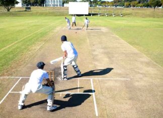 क्रिकेटर बनने के सपने को पूरा करने के लिए खिलाड़ियों को रोजाना आना जाना पडता है 100-100 किलोमीटर दूर से। Cricketer Kaise Bane 2