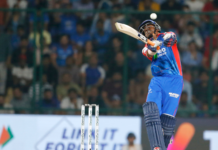 अभिषेक पोरेल ने एक हाथ से सिक्स लगाया porel bhai 1715719885