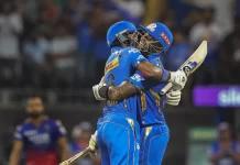 धोनी-कोहली गले मिले, वानखेड़े में हार्दिक के खिलाफ हूटिंग surya Hardik ipl 2024 2 scaled 1