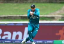 कॉन्वे ने एक हाथ से लगाया सिक्स untitled design 2024 06 18t002629146 1718650678