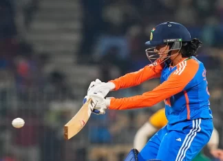 मंधाना ने ओवर में 5 चौके लगाए smriti mandhana
