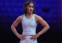 बैन के बाद डिप्रेशन में थीं विनेश, डॉक्टर बोले-रेसलिंग छोड़ो 1600x960 12830 indian wrestler vinesh phogat