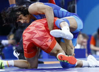 ओलिंपिक चैंपियन को पटकते ही झूम उठीं विनेश Wrestling Women's Freestyle 50kg 1/8 Final