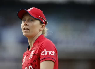 इंग्लैंड की कप्तान हीथर नाइट पर 1000 यूरो का जुर्माना heather knight afp feature 2024 09 92d7929b8ce2b8dc08bd7fc12bd42610