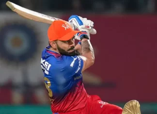 विराट कोहली ने प्रैक्टिस सेशन के दौरान लगाया बुलेट की रफ्तार वाला सिक्स – दीवार में छेद virat kohli slog sweep pti