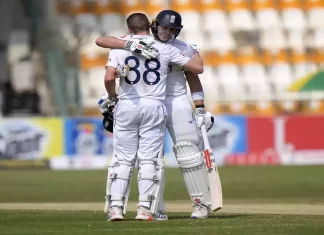 पाकिस्तान की टीम मुल्तान टेस्ट की पहली पारी में 556 रन बनाने के बाद भी हार गई eng vs pak 1st test 114128036