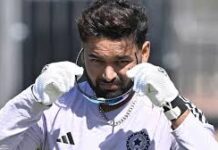 पंत स्टंप माइक पर बोले- थोड़ा माहौल बनाना पड़ेगा download