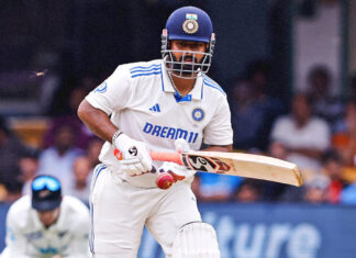 ICC टेस्ट रैंकिंग में भारतीय टीम के विकेटकीपर ऋषभ पंत ने फिर से टॉप-10 बैटर्स में वापसी 111 25