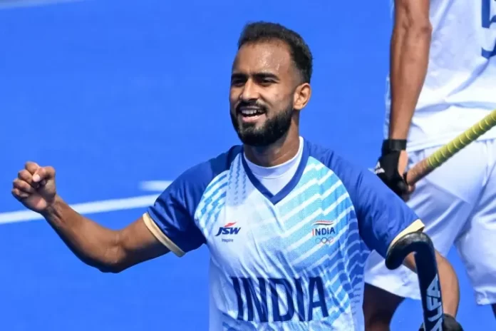 1735865686Hockey player Sukhjeet Singh's family is happy after Arjun Award was announced