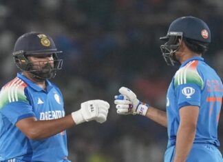 भारत ने इंग्लैंड को 4 विकेट से हराया,रोहित की सेंचुरी 183834edd5275af0e3b739507bccf11a 1349685584