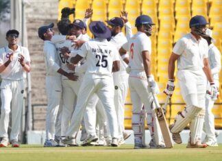 रणजी ट्रॉफी फाइनल- विदर्भ पहली पारी में 379 पर ऑलआउट GkxraGebQAAGMZJ 1740645645394