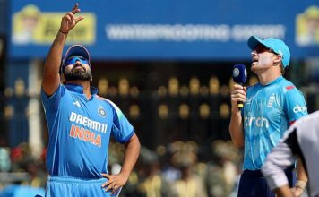भारत Vs इंग्लैंड के बीच तीसरा वनडे- टॉस थोड़ी देर में rohit sharma and england's jos buttler during the coin toss before the match