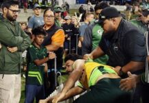 पाकिस्तानी क्रिकेटर खुशदिल शाह ने गाली-गलौज कर रहे फैंस पर किया हमला Gnww7dhXEAAJqP2