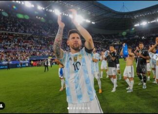 सिंगर लियोनल रिची से पहली बार मिले लियोनेल मेसी, संगीत और फुटबॉल के दिग्गजों की खास मुलाकात Lionel messi clap