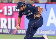 ईशांत शर्मा पर IPL नियम उल्लंघन का आरोप: मैच फीस का 25% जुर्माना और एक डिमेरिट पॉइंट image (74)