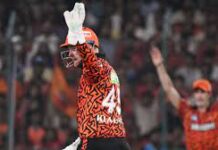 क्लासन के ग्लव्स स्टंप से आगे निकलने पर दी गई नो बॉल, अंपायर के फैसले से हुआ विवाद images (2)