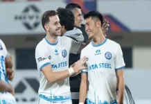 कोलकाता से लखनऊ तक फुटबॉल ड्रिबलिंग करते पहुंचे जापानी फुटबॉलर, बना रहे हैं गिनीज वर्ल्ड रिकॉर्ड high