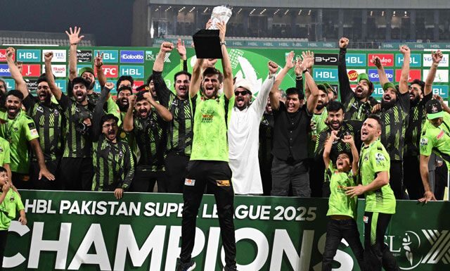 लाहौर कलंदर्स ने जीता तीसरा PSL खिताब image 2025 05 26T164632.292