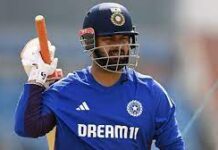 पंत ने बैटिंग की स्टाइल बदली और इतिहास रचा images (41)