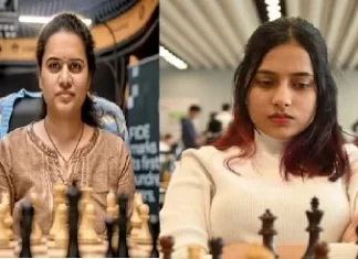 “FIDE विमेंस वर्ल्ड कप फाइनल: पहली बार दो भारतीय खिलाड़ी—कोनेरू हम्पी और दिव्या देशमुख” divya deshmukh vs humpy koneru medium 1233 150