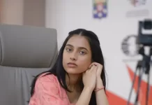 19 साल की दिव्या देशमुख ने चेस विमेंस वर्ल्डकप जीता divya 1753700235