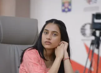 19 साल की दिव्या देशमुख ने चेस विमेंस वर्ल्डकप जीता divya 1753700235