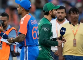 एशिया कप विवाद: आईसीसी ने पाकिस्तानी मांग ठुकराई, रैफरी नहीं होंगे बदले 68c90962d643d asia cup captains suryakumar yadav and salman agha 165317874 16x9