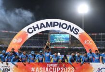 आयुष का आक्रामक जश्न: इमोन का विकेट गिरते ही दिखा जज़्बा image 2025 09 12T114520.493