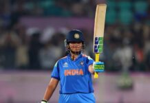 ऋचा घोष ने जड़ा वनडे वर्ल्ड कप में अपना पहला अर्धशतक, टीम इंडिया की पारी को दी मजबूती image 2025 10 10T125508.043