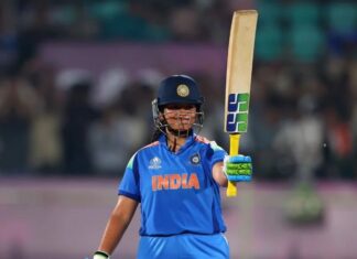 ऋचा घोष ने जड़ा वनडे वर्ल्ड कप में अपना पहला अर्धशतक, टीम इंडिया की पारी को दी मजबूती image 2025 10 10T125508.043