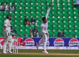लाहौर टेस्ट — पाकिस्तान पहली पारी में 378 रन पर ऑलआउट, मेजबानों का संतुलित प्रदर्शन untitled design 2025 10 13t125527399 1760340332