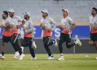 बॉलिंग कोच मोर्कल का बड़ा बयान — रोहित-विराट वनडे वर्ल्डकप खेल सकते हैं 58pti11282025000389b 1764341852