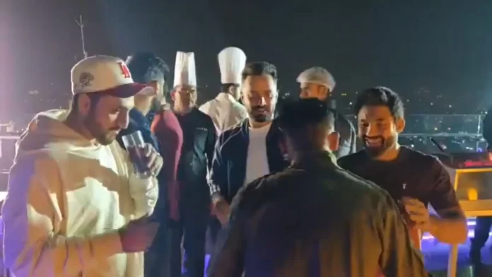 pakistan cricketers dinnerjpg 1763440163022