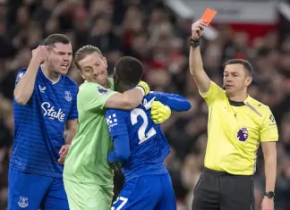 प्रीमियर लीग में विवाद: इद्रिसा गुए द्वारा साथी खिलाड़ी कीन को थप्पड़ मारने की घटना—तनाव, टीम स्पिरिट और फुटबॉल संस्कृति का विश्लेषण unnamed 7 1764048328