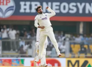 गुवाहाटी टेस्ट के पहले दिन साउथ अफ्रीका 247/6 पर पहुँची: उतार–चढ़ाव भरा दिन, भारतीय गेंदबाज़ों ने वापसी कराई untitled design 2025 11 22t151643082 1763804810