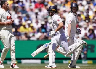 AUS-ENG एशेज टेस्ट महज 2 दिन में समाप्त, गेंदबाज़ों का दबदबा और बल्लेबाज़ी की नाकामी aus vs eng england beat australia in melbourne test by 5 wickets 2025 12 27 11 50 23