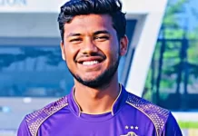 संघर्ष से करोड़ों तक का सफर, पिता ने लिया कर्ज और बेटा IPL में ₹14.20 करोड़ में बिका kartik sharma 1765907158