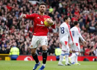 Premier League рдлреБрдЯрдмреЙрд▓: Arsenal F.C. рдиреЗ Chelsea F.C. рдХреЛ 2-1 рд╕реЗ рд╣рд░рд╛рдпрд╛ moments 11 1772423368