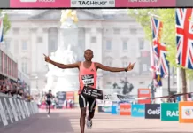 इतिहास रचा: सेबेस्टियन ने 2 घंटे से कम में पूरी की मैराथन 413 1777267217