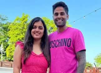शादी के 10 साल बाद पिता बने सूर्यकुमार यादव, फैंस और क्रिकेट जगत ने दी शुभकामनाएं untitled design 730 x 548 px 2026 05 07t174703590 1778156265